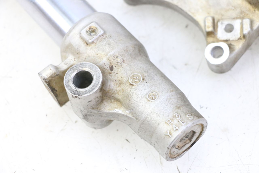 photo de  YAMAHA YZ 85 (2002 - 2018) - Details der Befestigungspunkte