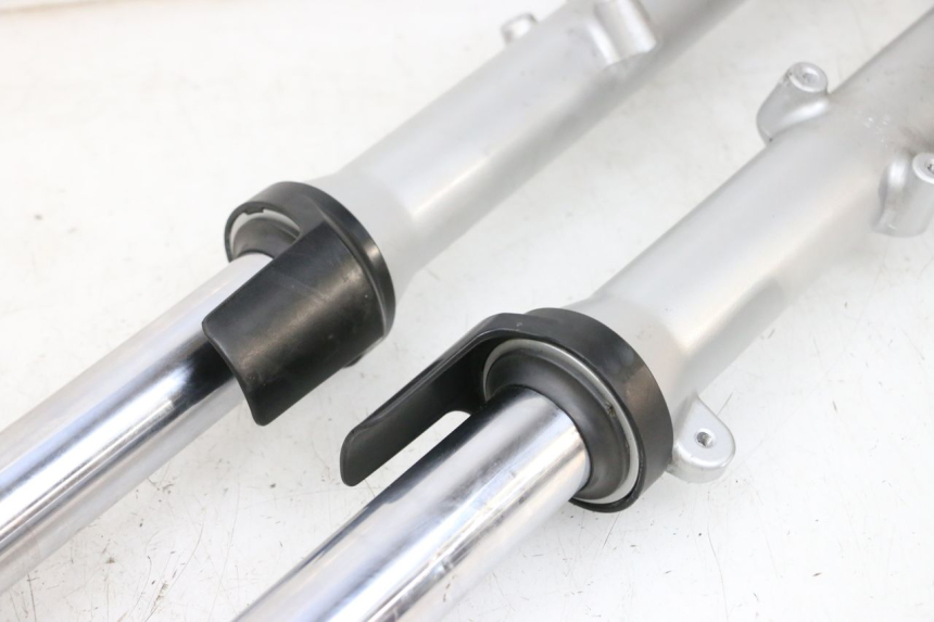 photo de STANDROHR KAWASAKI ZR 7 750 (1999 - 2004) - Kennzeichnungen und Originalreferenzen