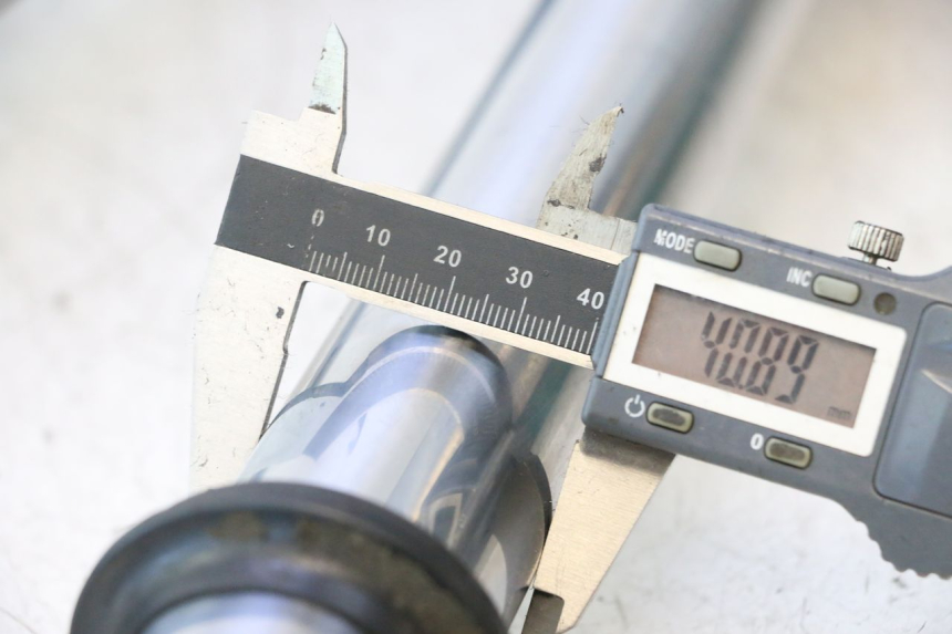 photo de STANDROHR KAWASAKI ZZR 600 (1995 - 2004) - Zoom auf Komponenten