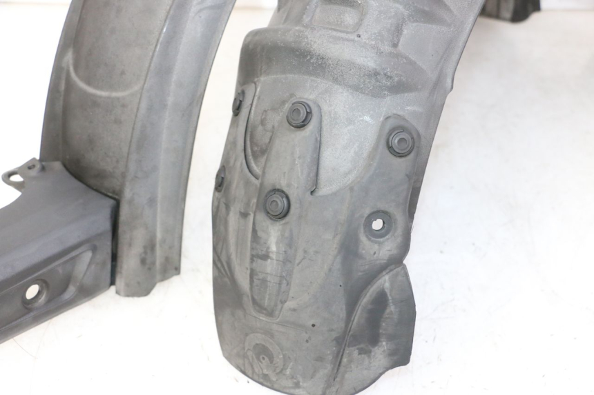 photo de KOTFLÜGEL HINTEN QUADRO 4 4D 350 (2015 - 2018) - Weitere Ansicht des Artikels