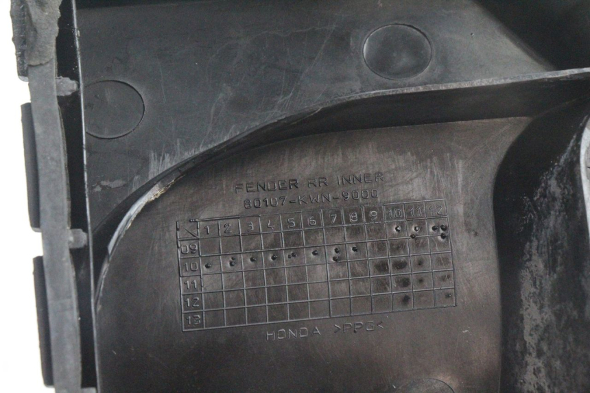 photo de KOTFLÜGEL HINTEN HONDA PCX (JF28) 125 (2009 - 2011) - Technische Nahaufnahme