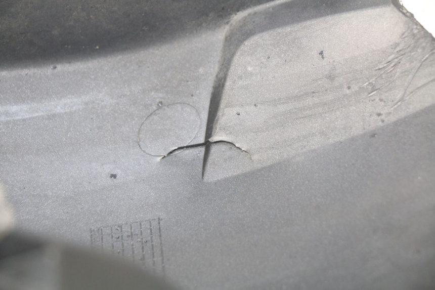 photo de HINTERER KOTFLüGEL APRILIA SR 2T 50 (2012 - 2017) - Detailansicht des Bauteils