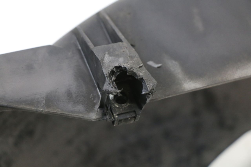 photo de HINTERER KOTFLüGEL PIAGGIO X10 125 (2012 - 2017) - Details der Befestigungspunkte