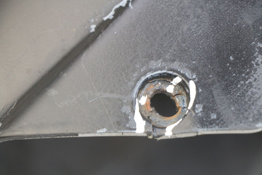 photo de VORDERRADKOTFLüGEL APRILIA ATLANTIC 125 (2003 - 2009) - Details der Befestigungspunkte