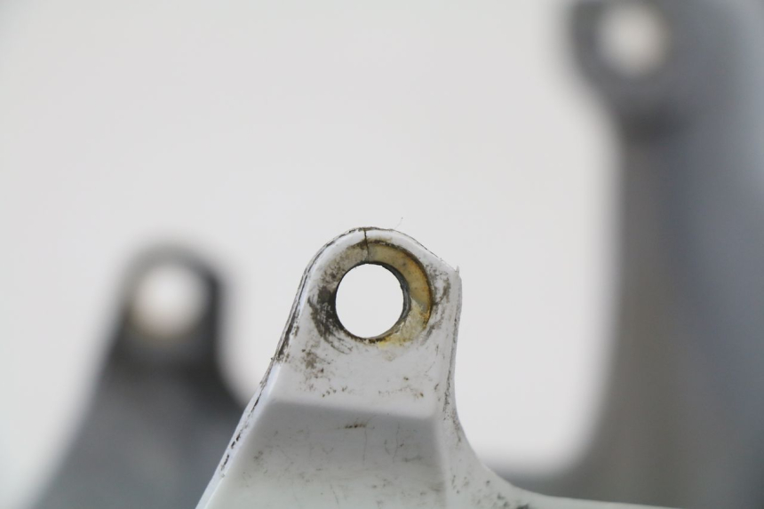 photo de KOTFLÜGEL VORNE HONDA CBR 929 RR FIREBLADE 900 (2000 - 2001) - Detailansicht des Bauteils