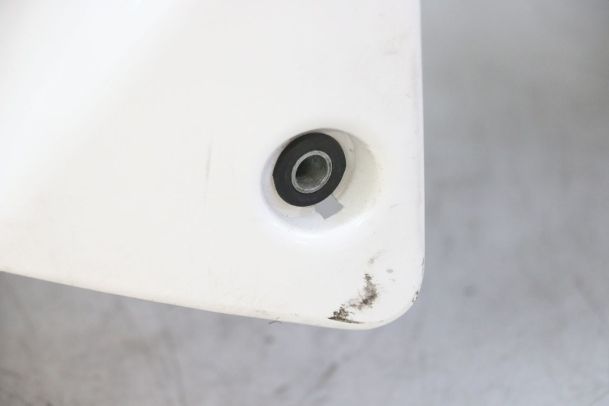 photo de KOTFLÜGEL VORNE KYMCO DINK STREET 125 (2009 - 2014) - Oberflächenzustand und Material