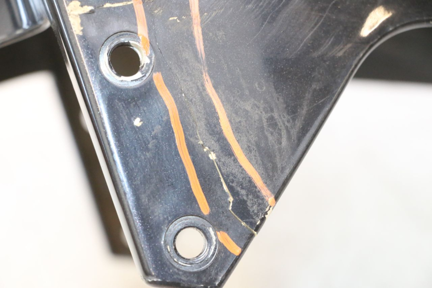 photo de VORDERRADKOTFLüGEL PEUGEOT ELYSTAR 50 (2002 - 2014) - Details der Befestigungspunkte