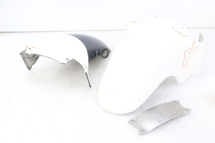 photo de KOTFLÜGEL VORNE YAMAHA FJ 36Y 1100 (1984 - 1985) - Oberflächenzustand und Material