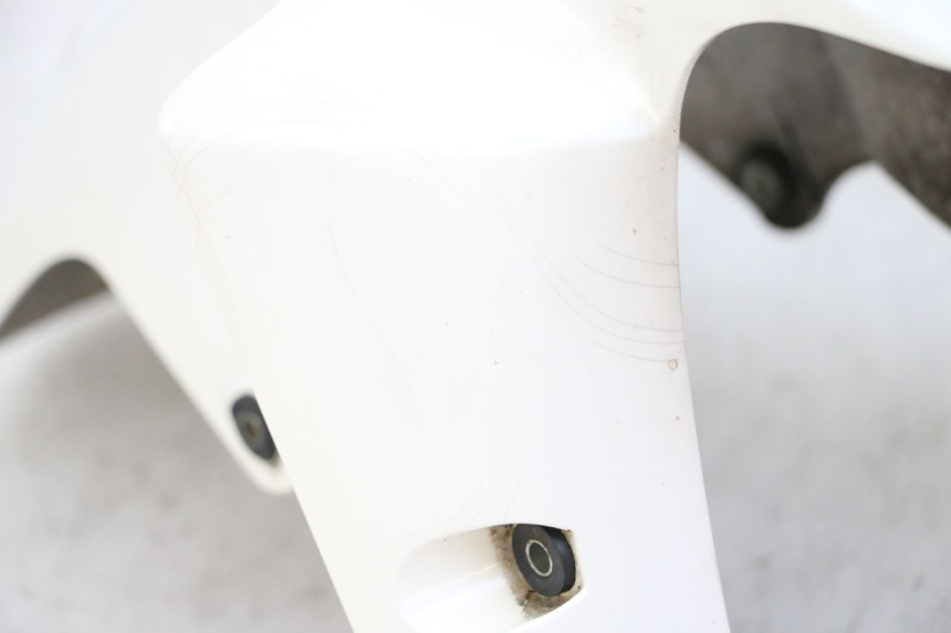 photo de KOTFLÜGEL VORNE YAMAHA FZ1 FAZER 1000 (2007 - 2009) - Details der Befestigungspunkte