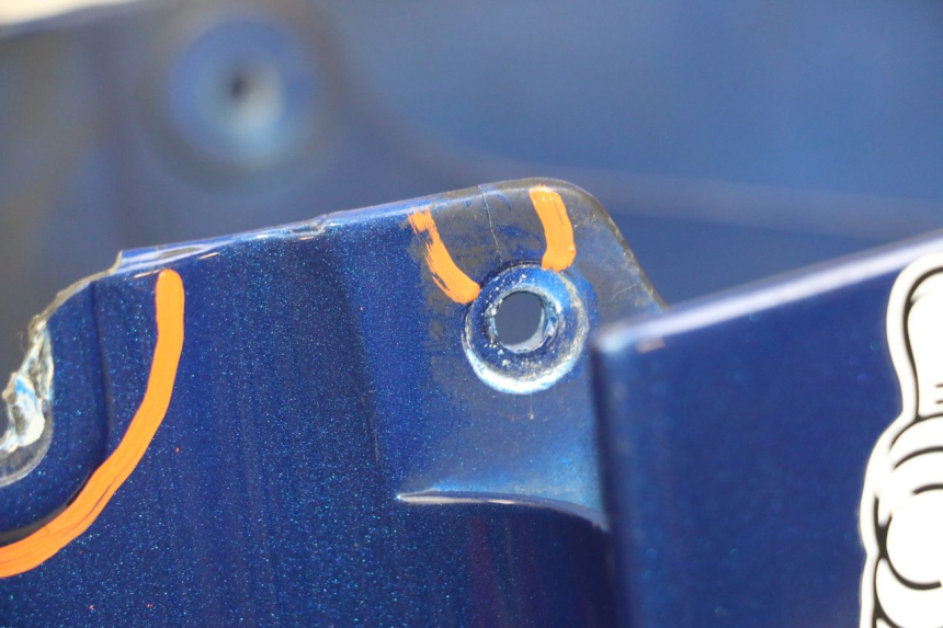 photo de KOTFLÜGEL VORNE KAWASAKI ZR7 ZR-7 S 750 (1999 - 2004) - Zoom auf Gebrauchszustand