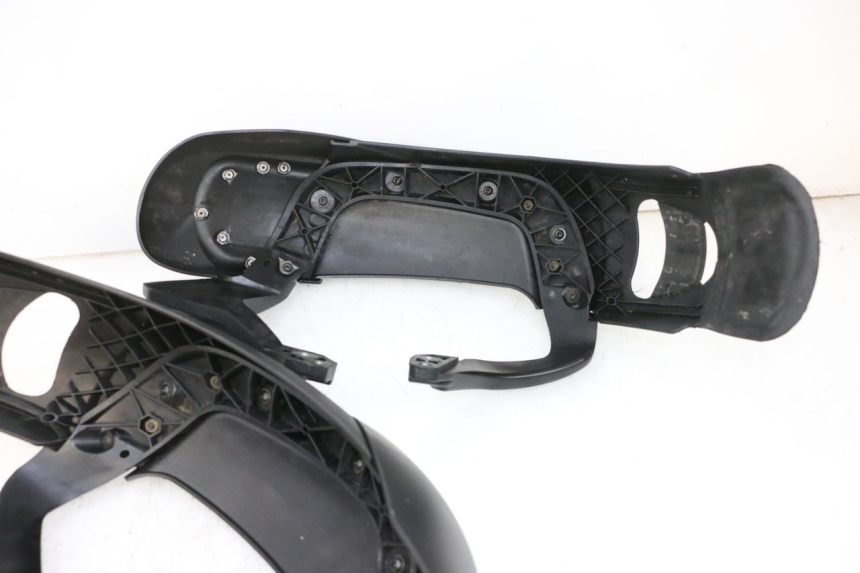 photo de KOTFLÜGEL VORNE PIAGGIO MP3 HPE 300 (2019 - 2026) - Gesamtansicht des Produkts