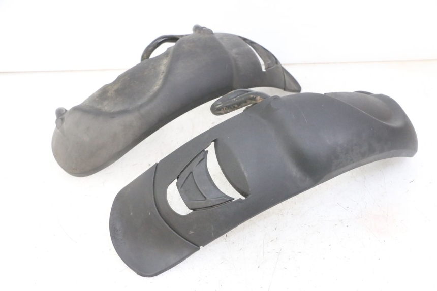 photo de KOTFLÜGEL VORNE PIAGGIO MP3 LT 300 (2010 - 2016) - Charakteristische Merkmale