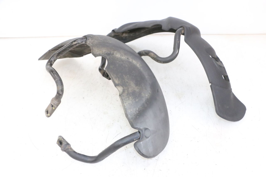 photo de KOTFLÜGEL VORNE PIAGGIO MP3 LT 300 (2010 - 2016) - Details der Befestigungspunkte