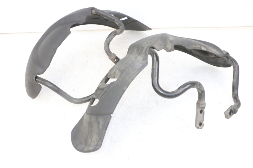 photo de KOTFLÜGEL VORNE PIAGGIO MP3 LT 300 (2010 - 2016) - Oberflächenzustand und Material