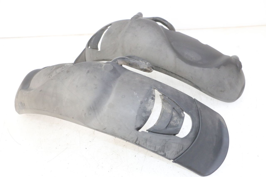 photo de KOTFLÜGEL VORNE PIAGGIO MP3 LT 300 (2010 - 2016) - Weitere Ansicht des Artikels