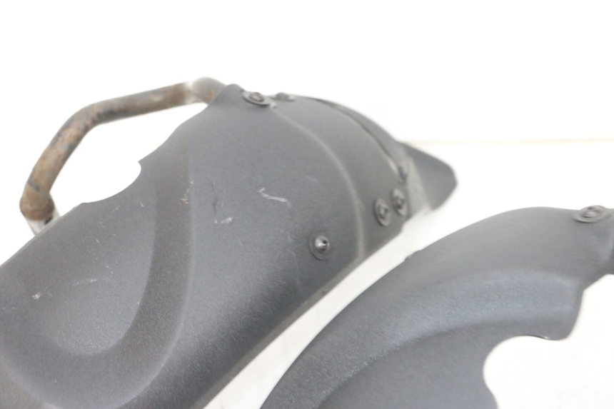 photo de VORDERRADKOTFLüGEL PIAGGIO MP3 RL 250 (2006 - 2010) - Zoom auf Komponenten