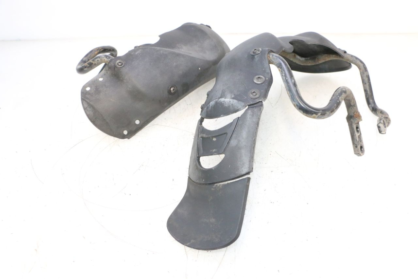 photo de VORDERRADKOTFLüGEL PIAGGIO MP3 RL 250 (2006 - 2010) - Details der Befestigungspunkte