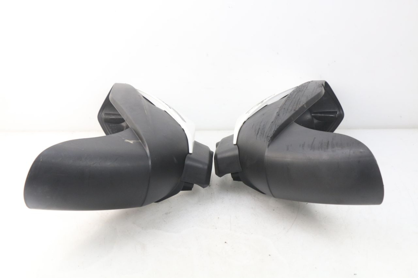 photo de KOTFLÜGEL VORNE MBK MW TRYPTIK 125 (2017 - 2022) - Zoom auf Gebrauchszustand