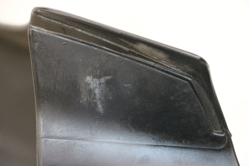 photo de KOTFLÜGEL VORNE PIAGGIO LIBERTY IGET 4T 50 (2021 - 2025) - Details der Befestigungspunkte