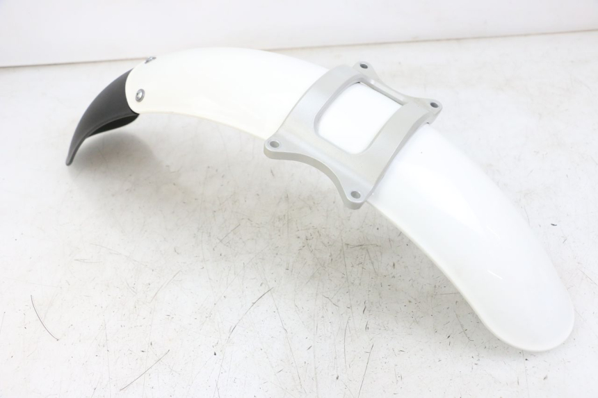 photo de KOTFLÜGEL VORNE ROYAL ENFIELD CONTINENTAL GT 650 (2019 - 2024) - Zoom auf Gebrauchszustand