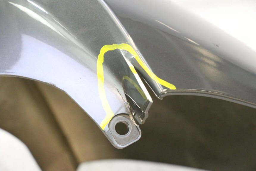 photo de KOTFLÜGEL VORNE PEUGEOT SATELIS 125 (2013 - 2018) - Weitere Ansicht des Artikels