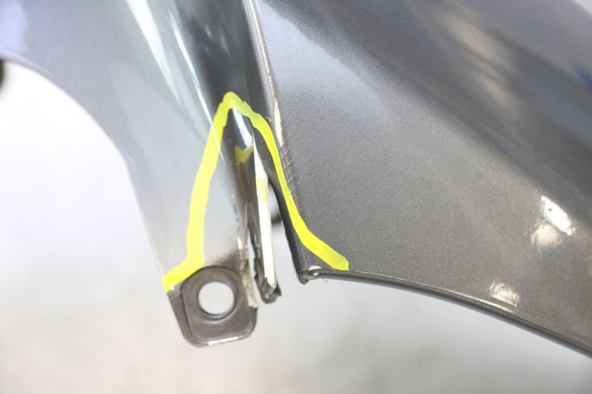photo de KOTFLÜGEL VORNE PEUGEOT SATELIS 125 (2013 - 2018) - Kennzeichnungen und Originalreferenzen