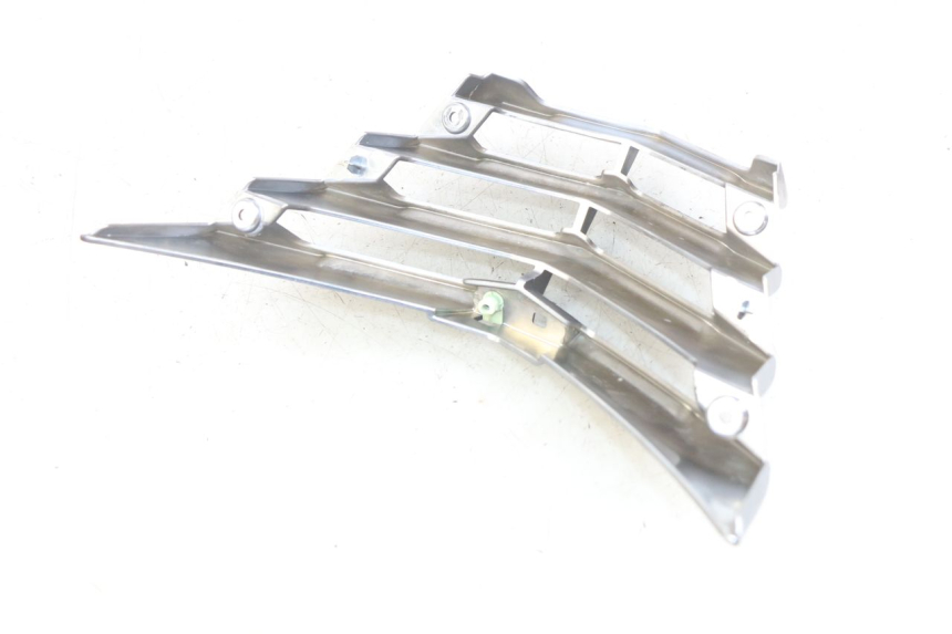 photo de KÜHLERGRILL PEUGEOT CITYSTAR 125 (2011 - 2017) - Detailansicht des Bauteils