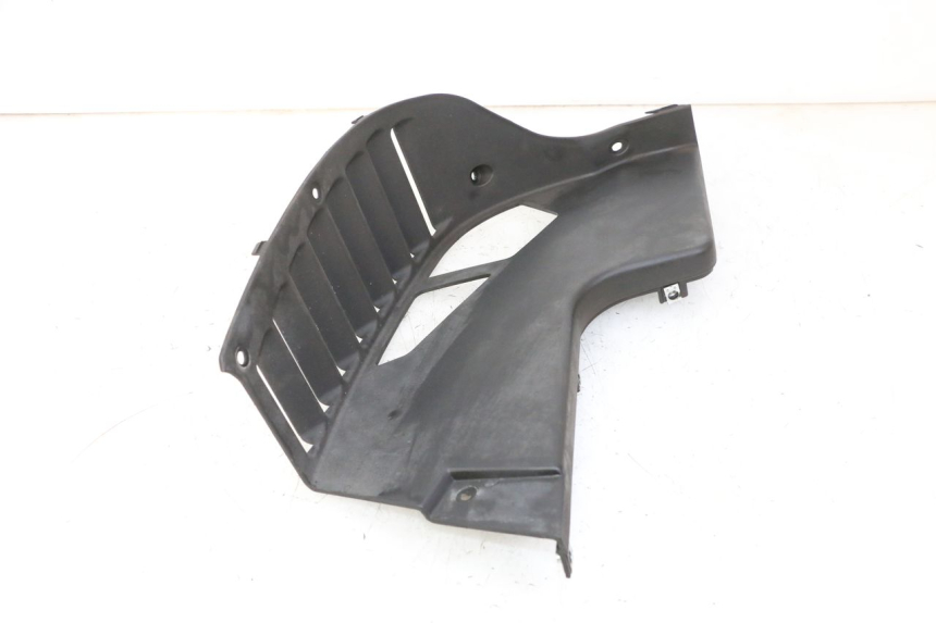 photo de RECHT KUHLER VERKLEIDUNG QUADRO 4 4D 350 (2015 - 2018) - Details der Befestigungspunkte