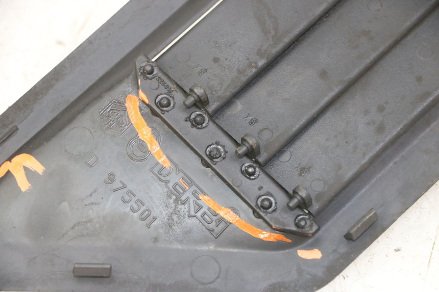 photo de RECHT KUHLER VERKLEIDUNG GILERA NEXUS 125 (2009 - 2013) - Technische Nahaufnahme