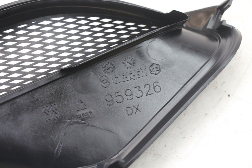 photo de RECHT KUHLER VERKLEIDUNG PIAGGIO NRG POWER PUREJET 50 (2018 - 2021) - Technische Nahaufnahme