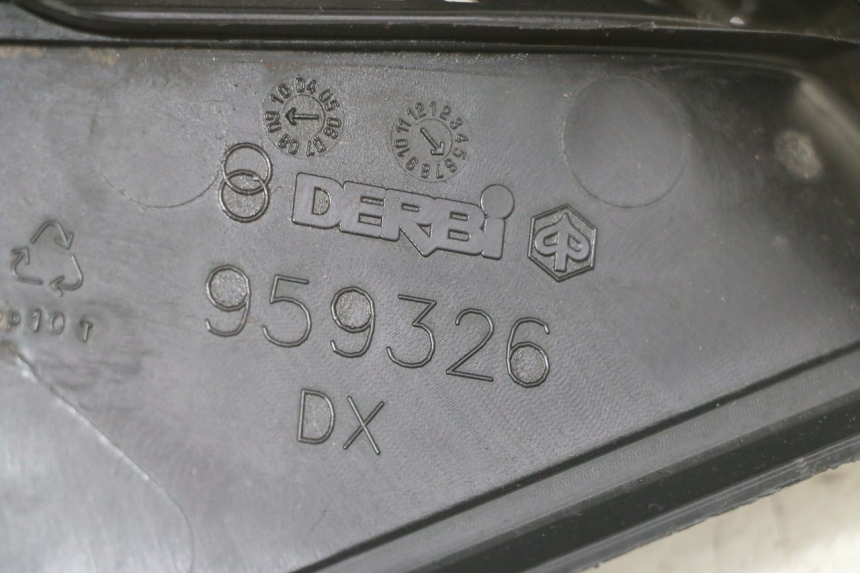 photo de RECHT KUHLER VERKLEIDUNG PIAGGIO NRG POWER PUREJET 50 (2018 - 2021) - Zoom auf Gebrauchszustand