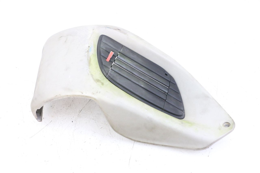 photo de LINKS KUÂœHLER VERKLEIDUNG GILERA RUNNER LC 50 (1997 - 1998) - Details der Befestigungspunkte