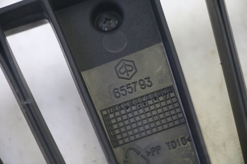 photo de KÃœHLER VERKLEIDUNG PIAGGIO MP3 RL 250 (2006 - 2010) - Gesamtansicht des Produkts