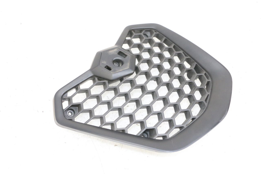 photo de KÃœHLER VERKLEIDUNG PIAGGIO MP3 500 (2016 - 2018) - Details der Befestigungspunkte