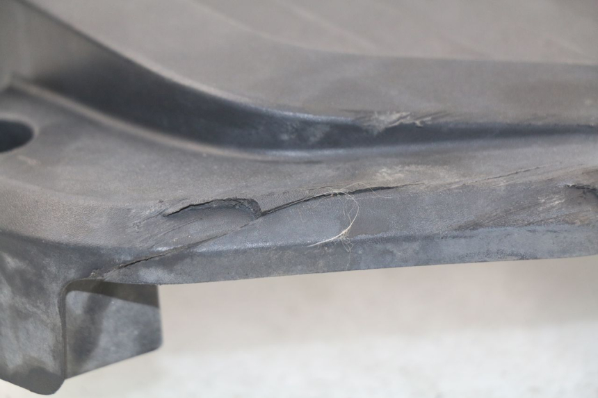 photo de KÜHLERGRILL HONDA PCX (JF47) 125 (2012 - 2013) - Details der Befestigungspunkte