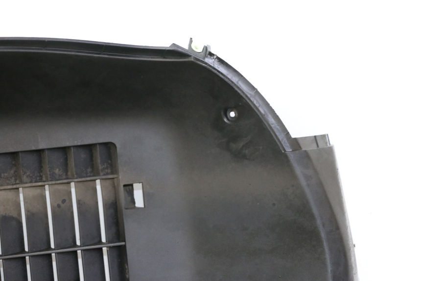 photo de KÜHLERGRILL PEUGEOT SATELIS COMPRESSOR K15 125 (2006 - 2009) - Oberflächenzustand und Material