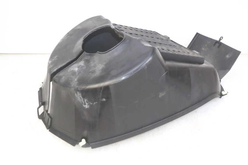 photo de KÜHLERGRILL PEUGEOT SATELIS 125 (2006 - 2009) - Zoom auf Gebrauchszustand