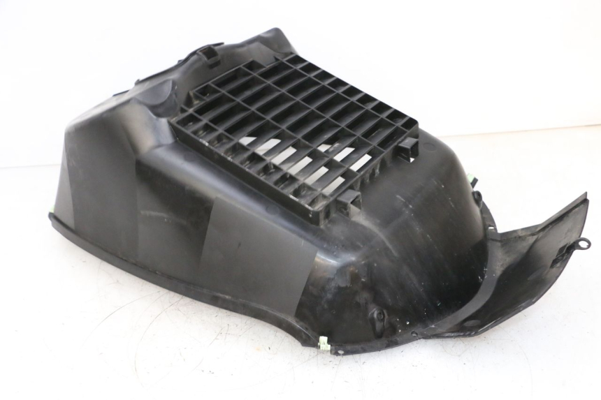 photo de KÃœHLER VERKLEIDUNG PEUGEOT SATELIS 125 (2013 - 2018) - Zoom auf Gebrauchszustand