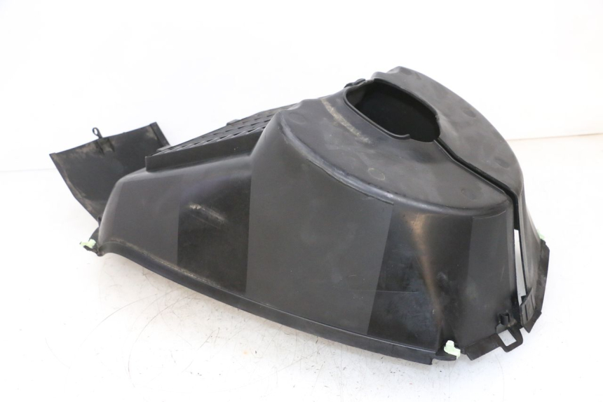 photo de KÃœHLER VERKLEIDUNG PEUGEOT SATELIS 125 (2013 - 2018) - Technische Nahaufnahme