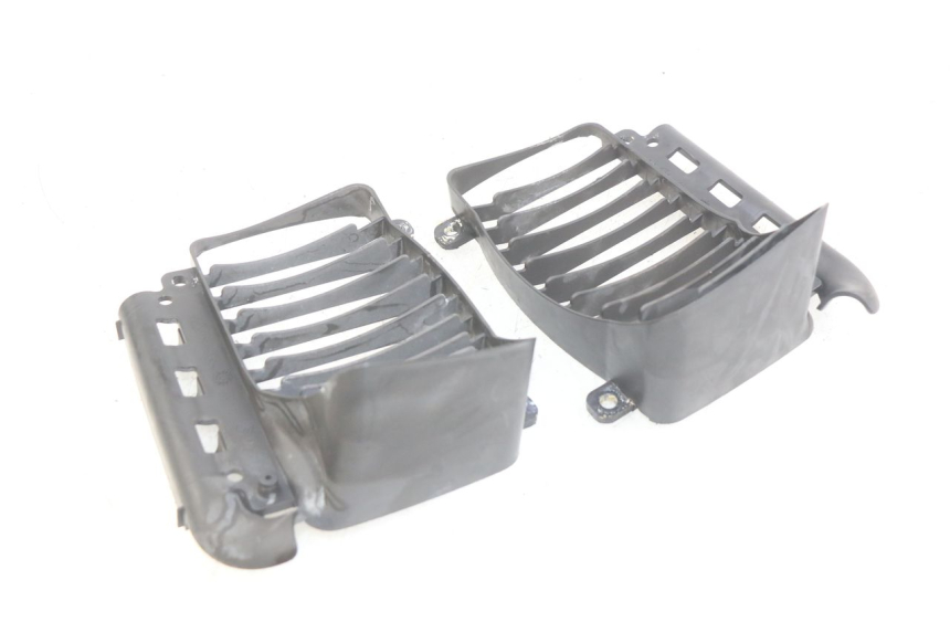 photo de KÜHLERGRILL PIAGGIO VESPA GRANTURISMO 125 (2003 - 2007) - Zoom auf Gebrauchszustand