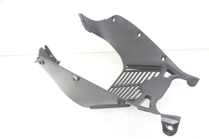 photo de KÃœHLER VERKLEIDUNG HONDA XLV VARADERO 125 (2000 - 2006) - Details der Befestigungspunkte