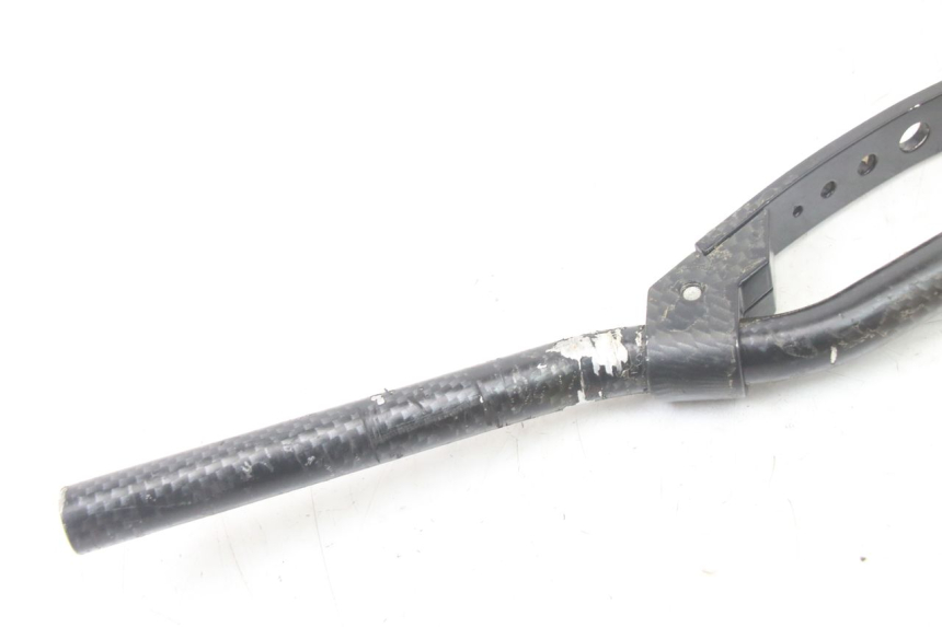 photo de LENKER YAMAHA AEROX 50 (1997 - 2006) - Details der Befestigungspunkte