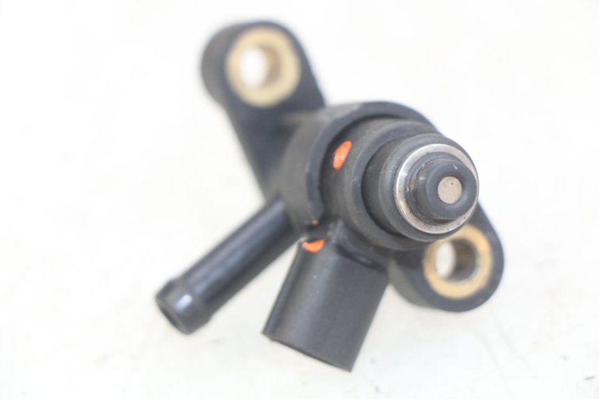 photo de EINSPRITZDüSE PEUGEOT DJANGO 4T 50 (2014 - 2019) - Zoom auf Gebrauchszustand