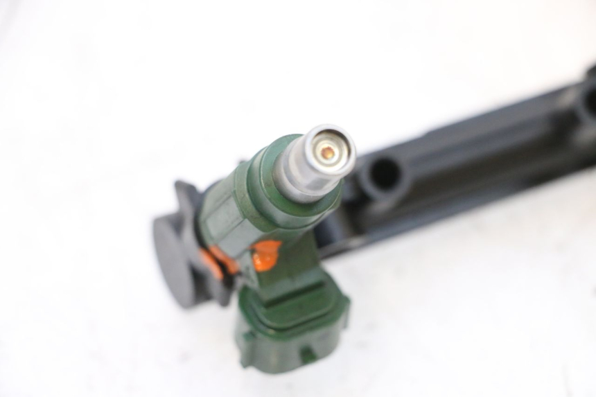 photo de EINSPRITZVENTIL KAWASAKI ER-6 ER6 F ABS 650 (2012 - 2016) - Technische Nahaufnahme