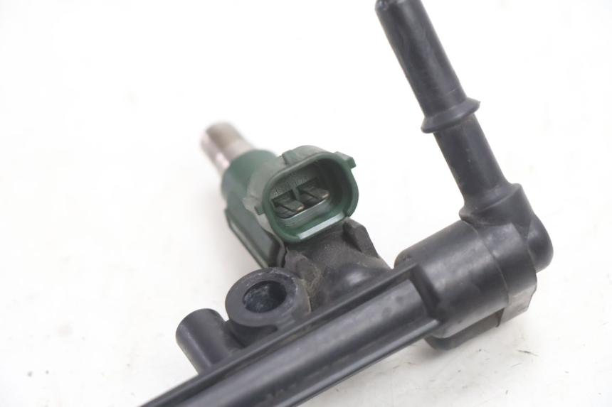 photo de EINSPRITZVENTILE KAWASAKI ER-6 ER6 N 650 (2005 - 2009) - Technische Nahaufnahme