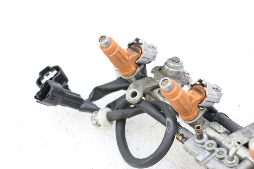 photo de EINSPRITZVENTILE YAMAHA FJR ABS 1300 (2006 - 2012) - Technische Nahaufnahme