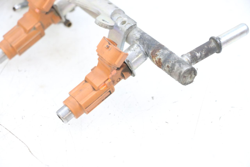 photo de EINSPRITZVENTILE YAMAHA FJR ABS 1300 (2006 - 2012) - Details der Befestigungspunkte