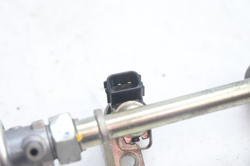 photo de EINSPRITZVENTILE HONDA FJS SILVER WING SILVERWING 400 (2005 - 2008) - Oberflächenzustand und Material