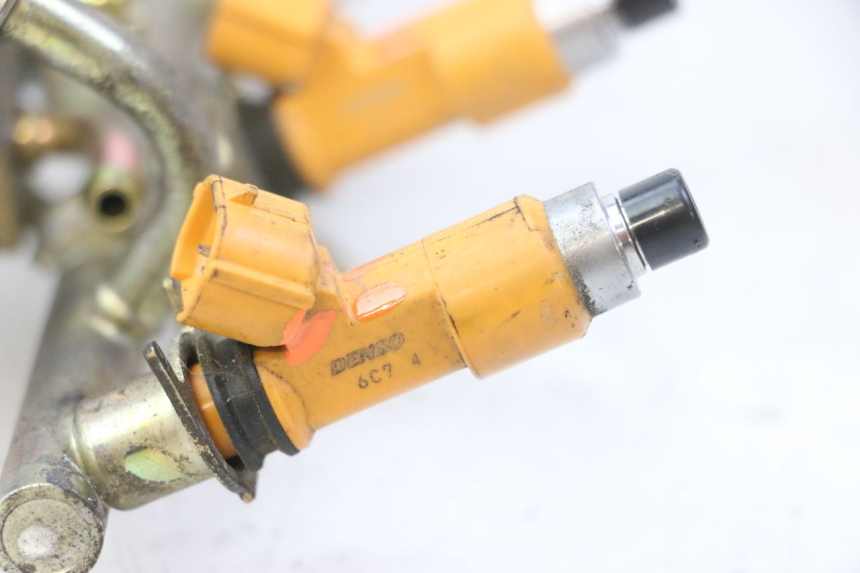 photo de EINSPRITZVENTILE YAMAHA FZ6 N FAZER 600 (2004 - 2006) - Gesamtansicht des Produkts