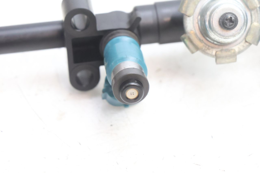 photo de EINSPRITZVENTILE YAMAHA FZ8 800 (2010 - 2016) - Technische Nahaufnahme